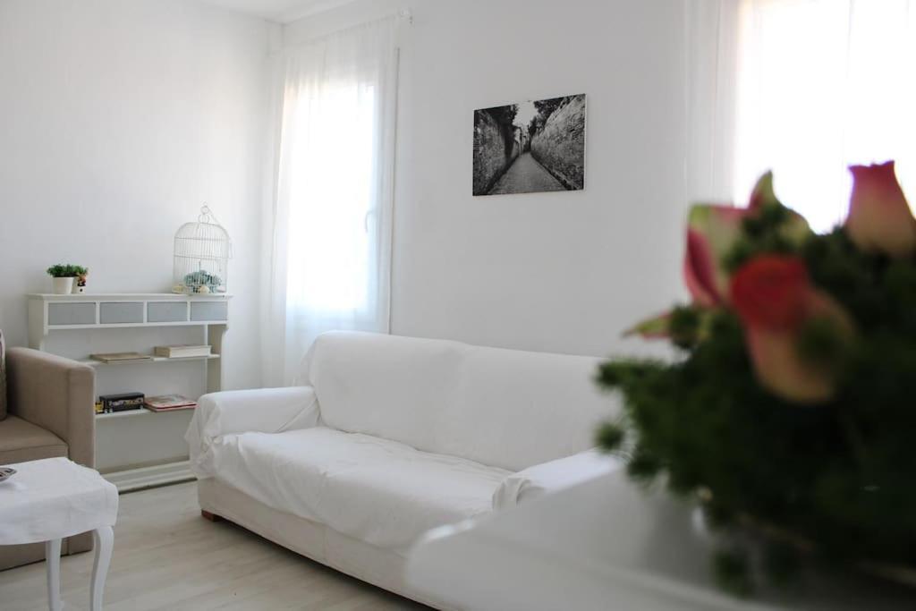 Apartment With Terrace In Chioggia'S Main Square Exterior foto