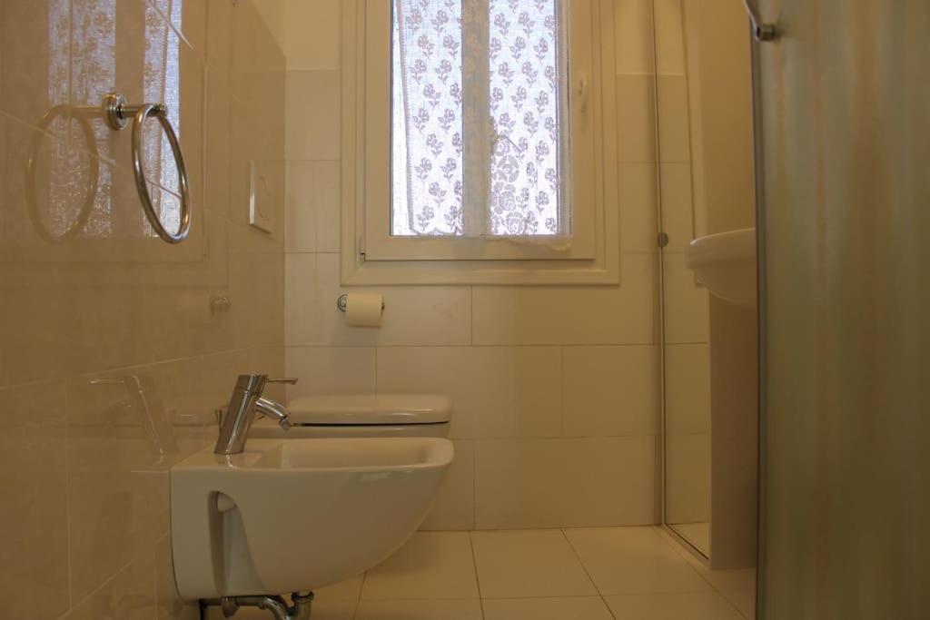 Apartment With Terrace In Chioggia'S Main Square Exterior foto