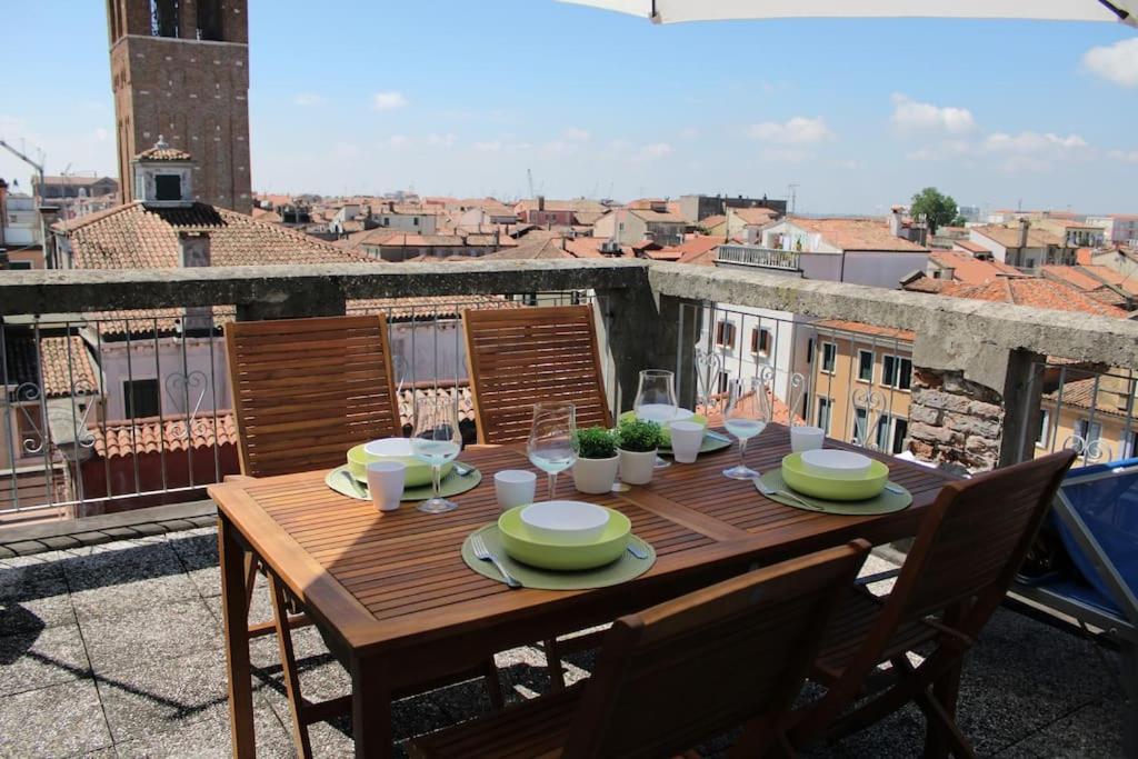 Apartment With Terrace In Chioggia'S Main Square Exterior foto